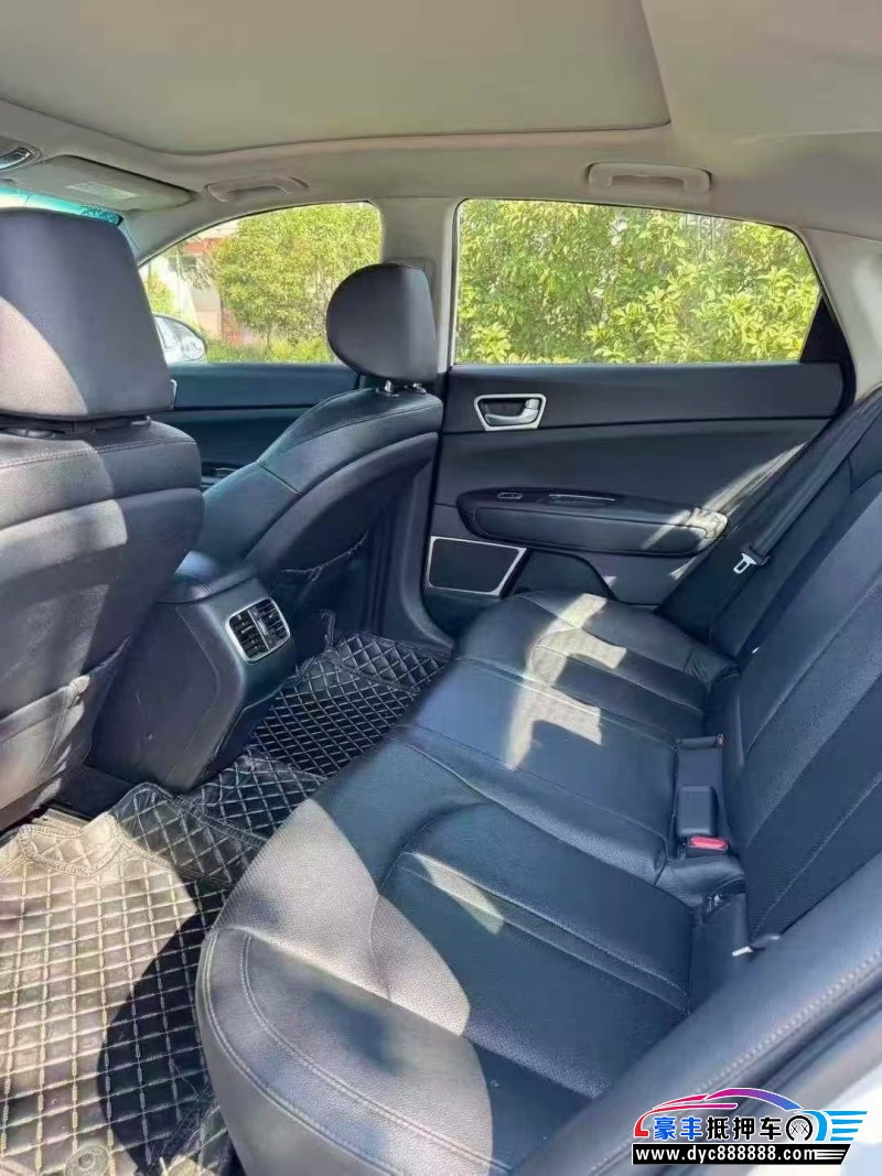 16年起亚K5轿车抵押车出售