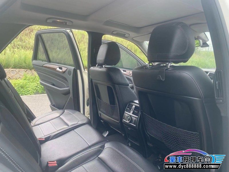 12年奔驰ML轿车抵押车出售