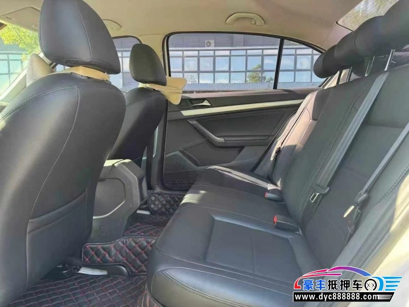 18年大众朗逸轿车抵押车出售