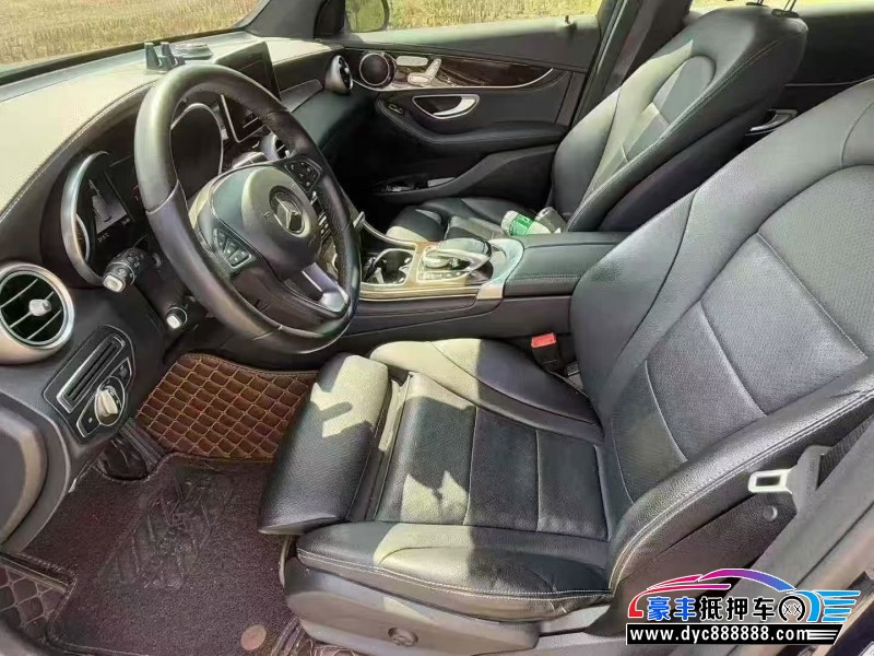 18年奔驰GLC轿车抵押车出售