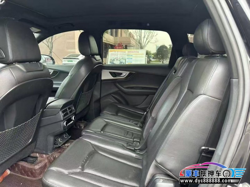 18年奥迪Q7轿车抵押车出售