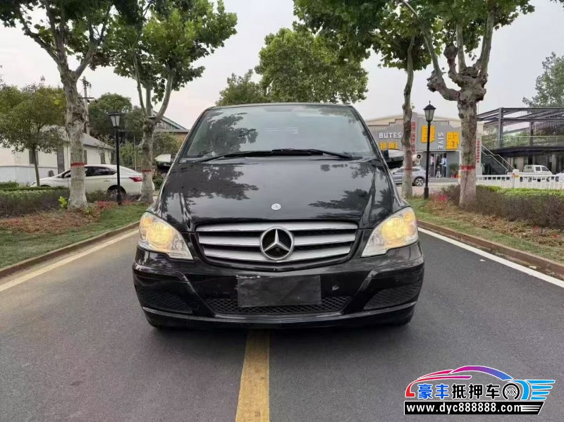 17年奔驰唯雅诺轿车抵押车出售