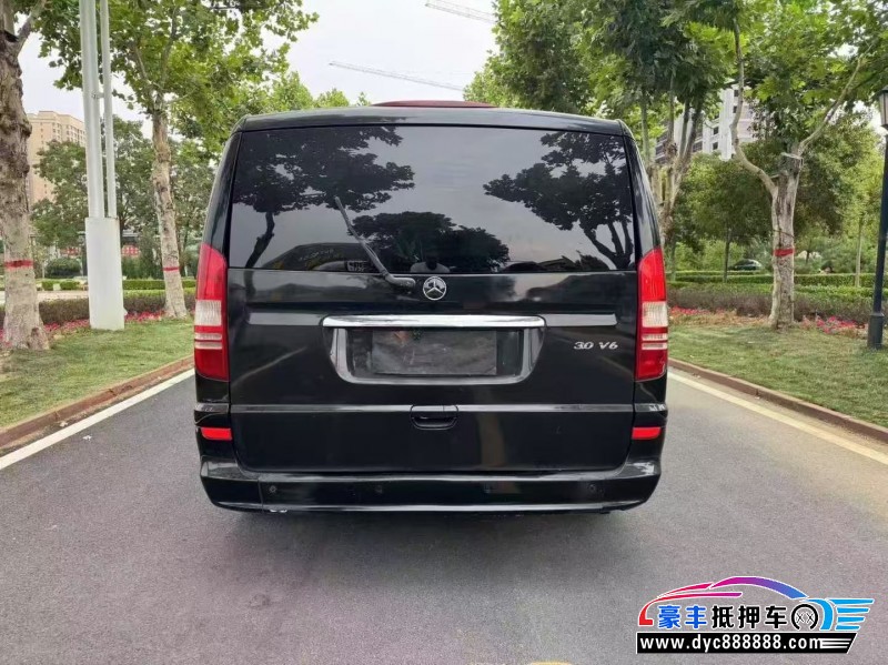 17年奔驰唯雅诺轿车抵押车出售