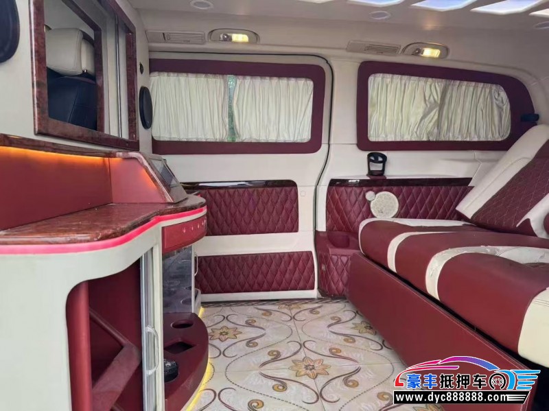 17年奔驰唯雅诺轿车抵押车出售