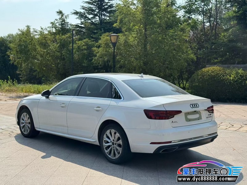 19年奥迪A4L轿车抵押车出售