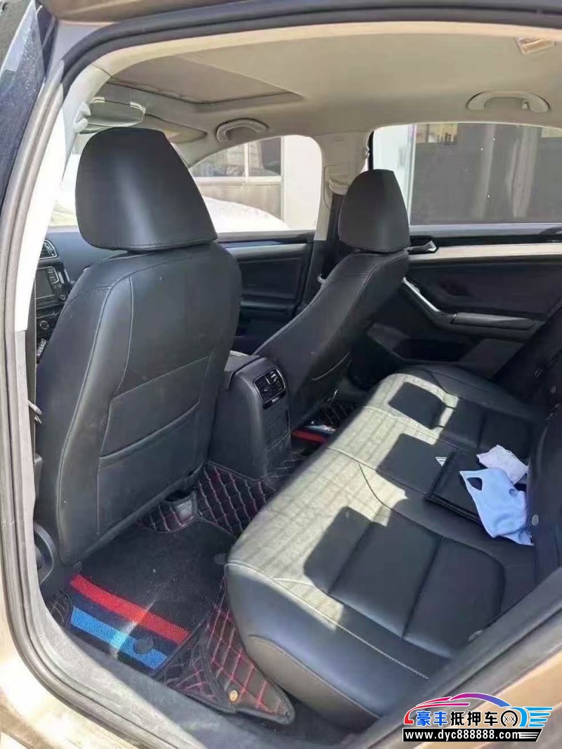 19年大众速腾轿车抵押车出售