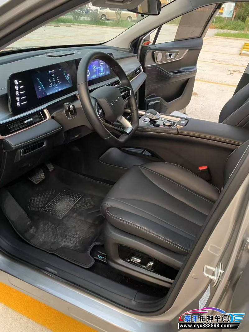 25年奇瑞瑞虎5x轿车抵押车出售