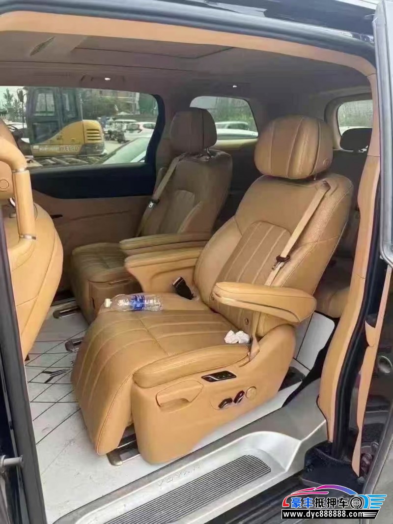 23年岚图梦想家轿车抵押车出售