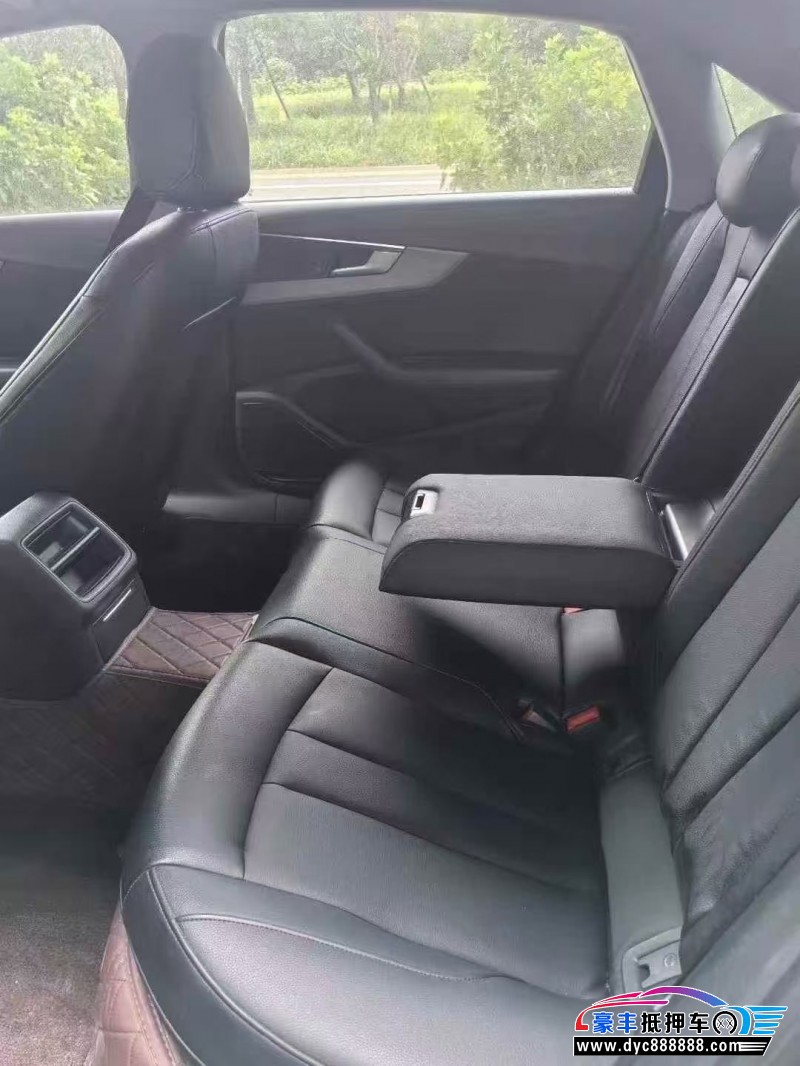 20年奥迪A4L轿车抵押车出售