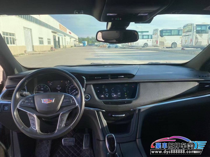 17年凯迪拉克XT5轿车抵押车出售