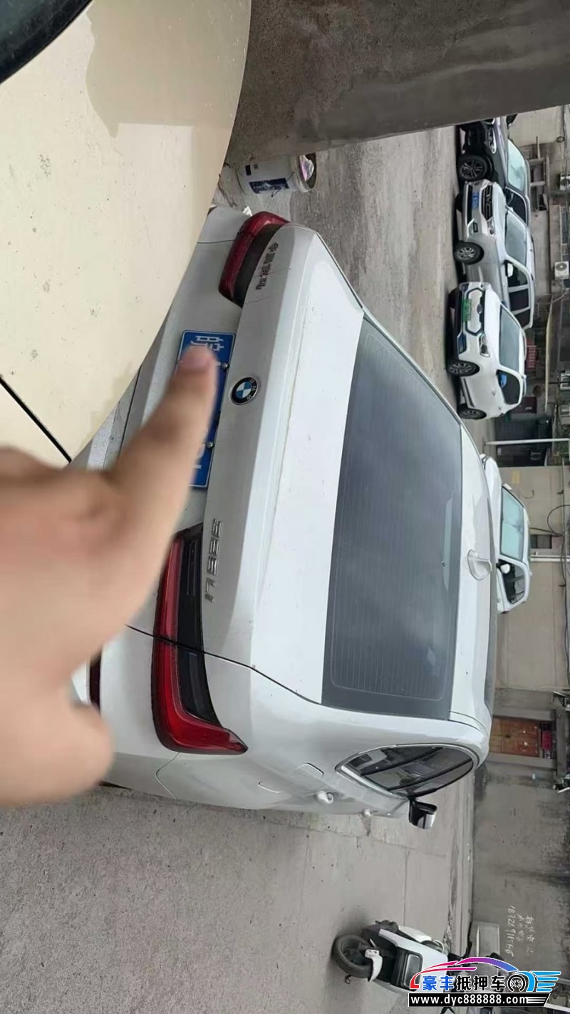 21年宝马3系轿车抵押车出售