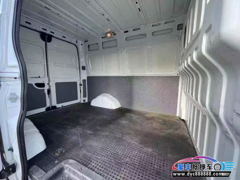 21年上汽大通V80轿车抵押车出售