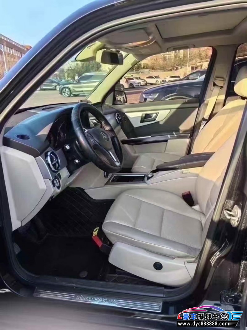 13年奔驰GLK轿车抵押车出售