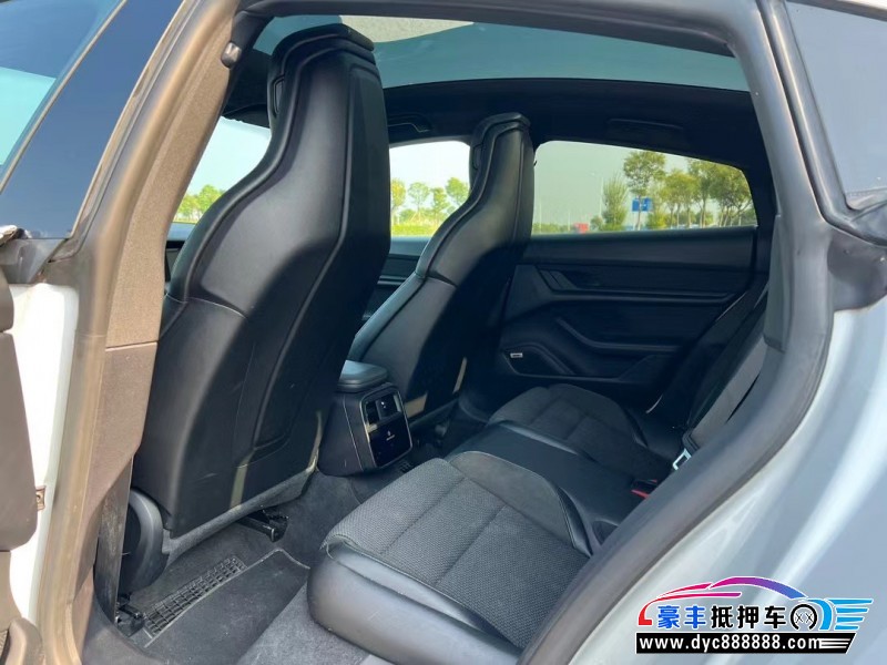 20年保时捷TaYcan轿车抵押车出售