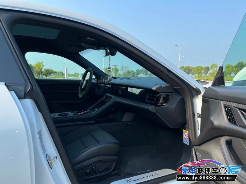 20年保时捷TaYcan轿车抵押车出售