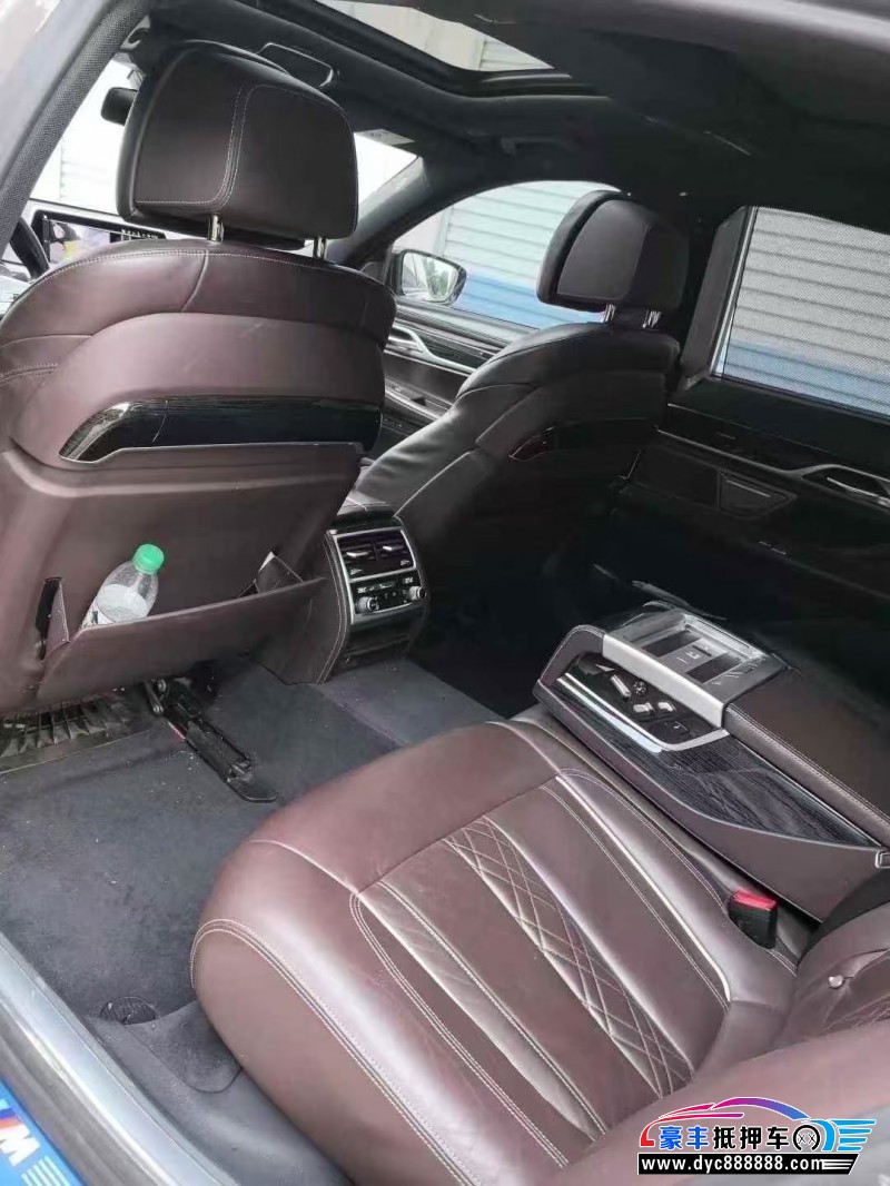 20年宝马7系轿车抵押车出售