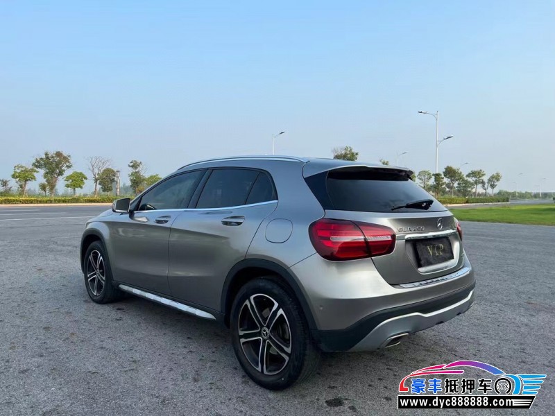 19年奔驰GLA轿车抵押车出售