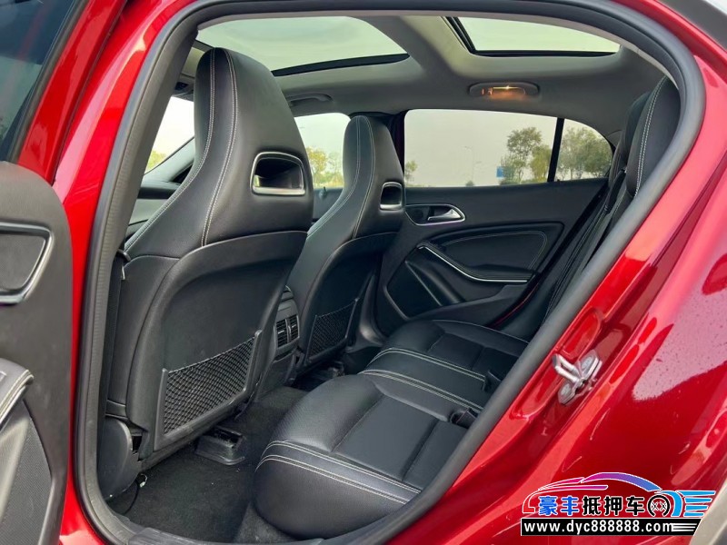 19年奔驰GLA轿车抵押车出售