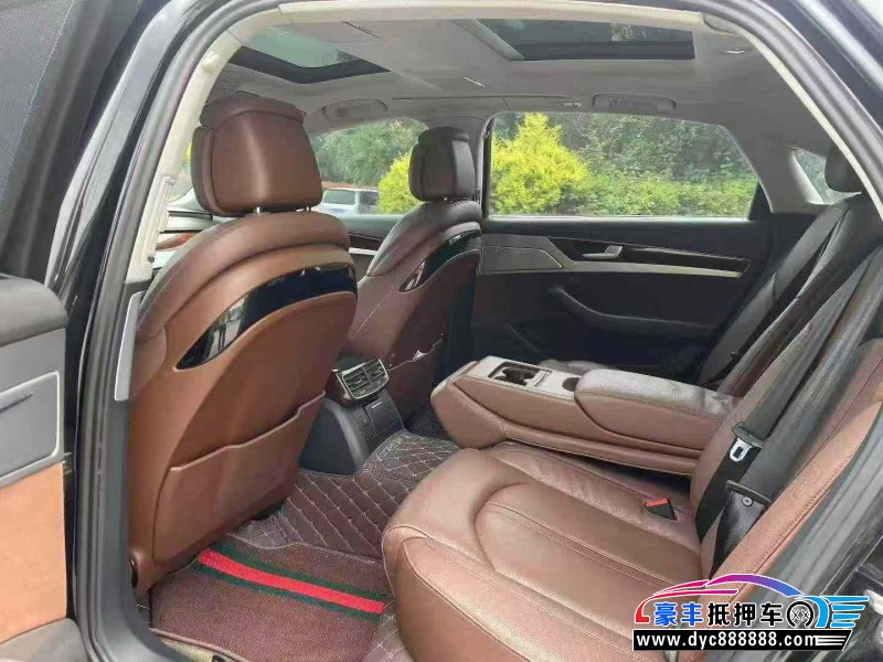 13年奥迪A8轿车抵押车出售