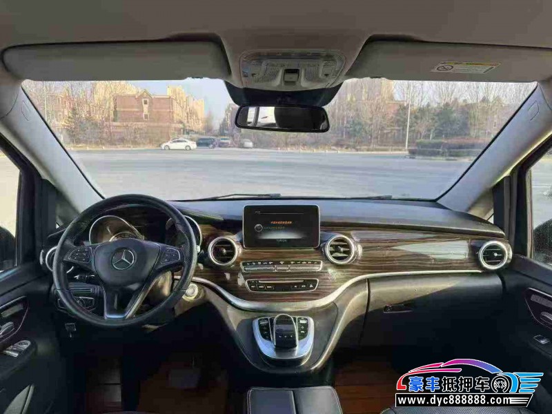 20年奔驰V轿车抵押车出售