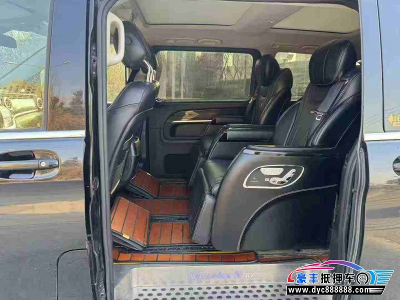 20年奔驰V轿车抵押车出售