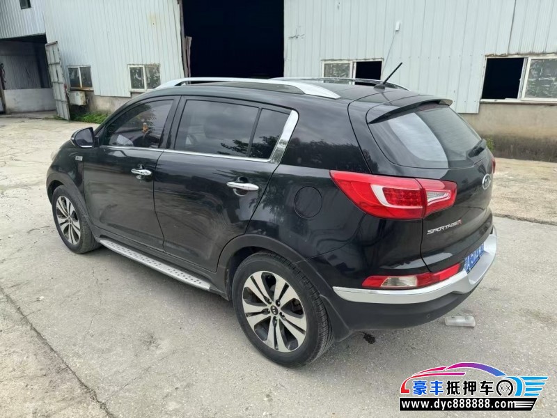 14年起亚智跑轿车抵押车出售