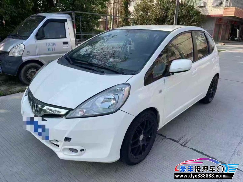 13年本田飞度轿车抵押车出售