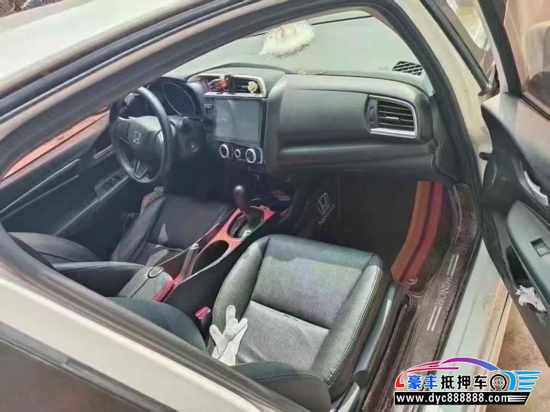 18年本田飞度轿车抵押车出售