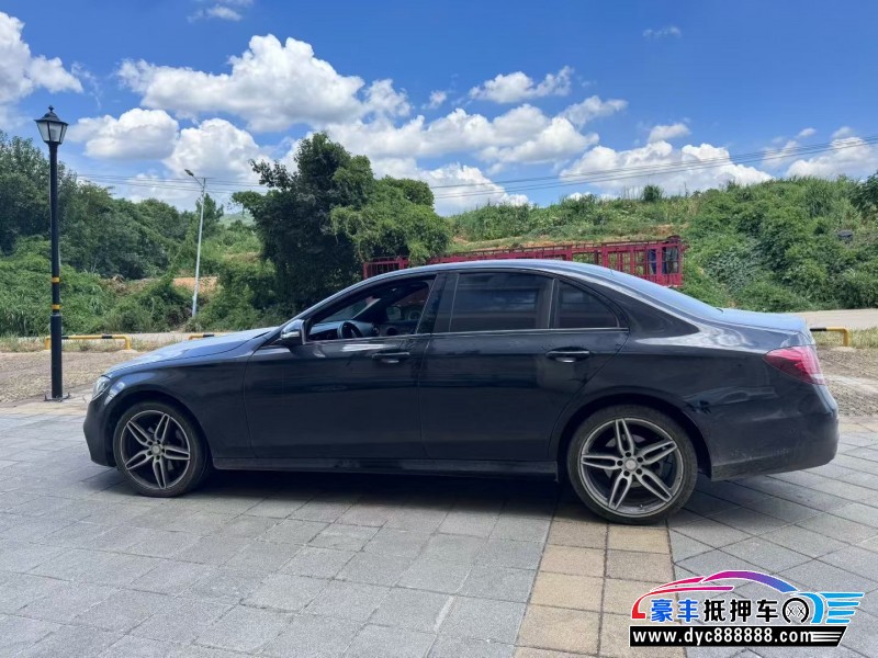17年奔驰E轿车抵押车出售