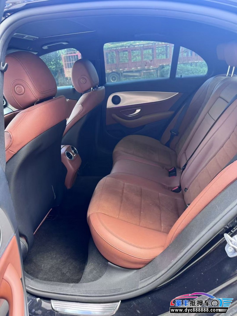 17年奔驰E轿车抵押车出售