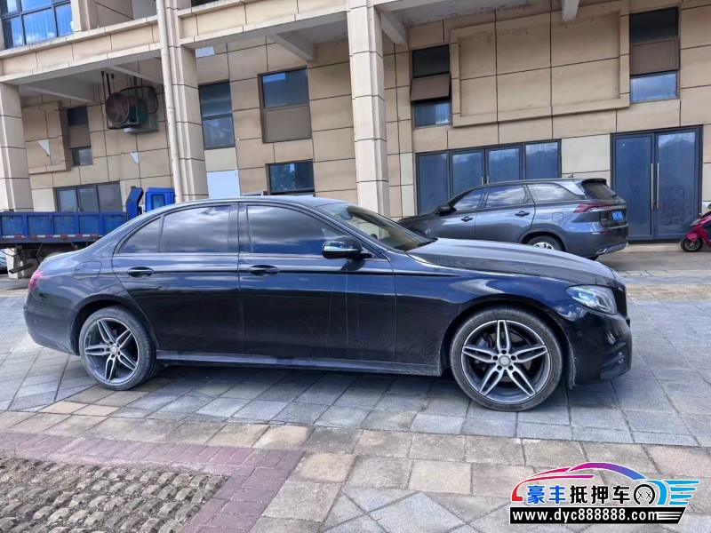 17年奔驰E轿车抵押车出售