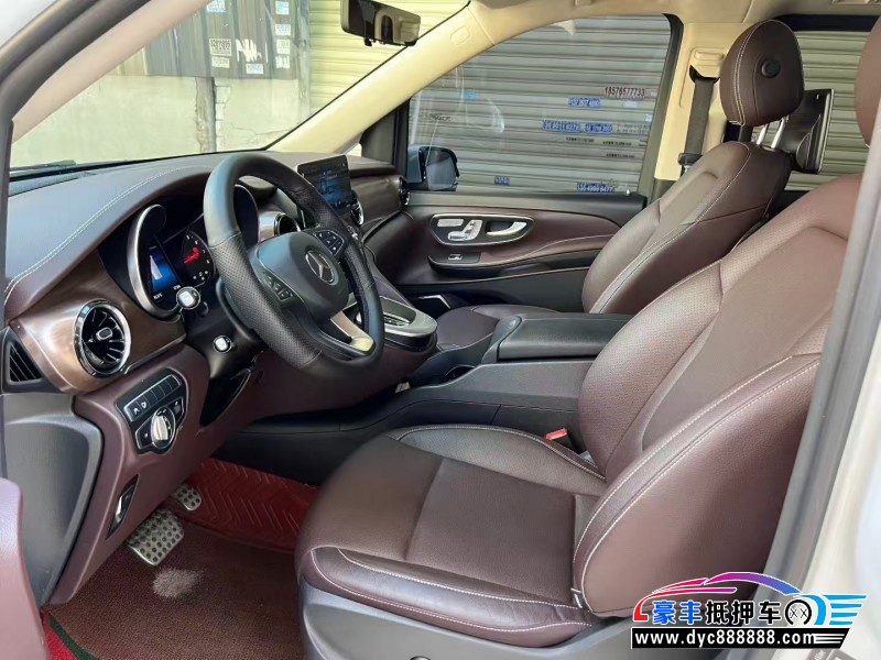 21年奔驰V轿车抵押车出售