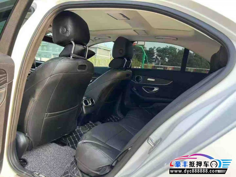 18年奔驰C轿车抵押车出售