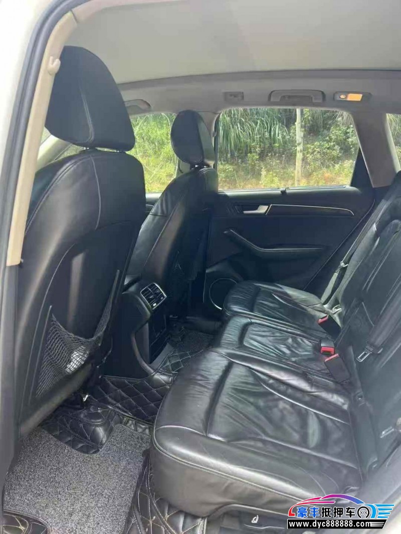 13年奥迪Q5轿车抵押车出售