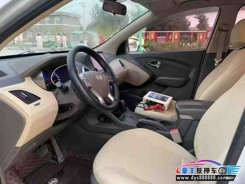 12年现代ix35轿车抵押车出售