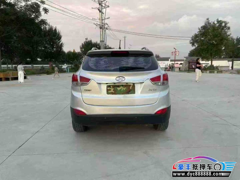 12年现代ix35轿车抵押车出售