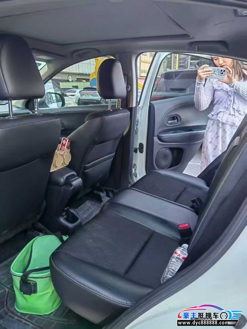 20年本田缤智轿车抵押车出售