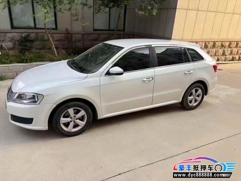 15年大众朗行轿车抵押车出售