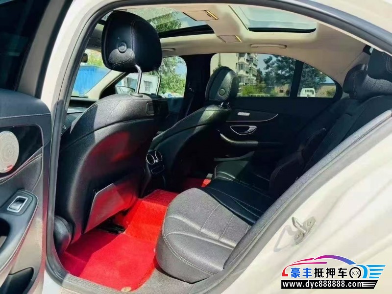 19年奔驰C轿车抵押车出售