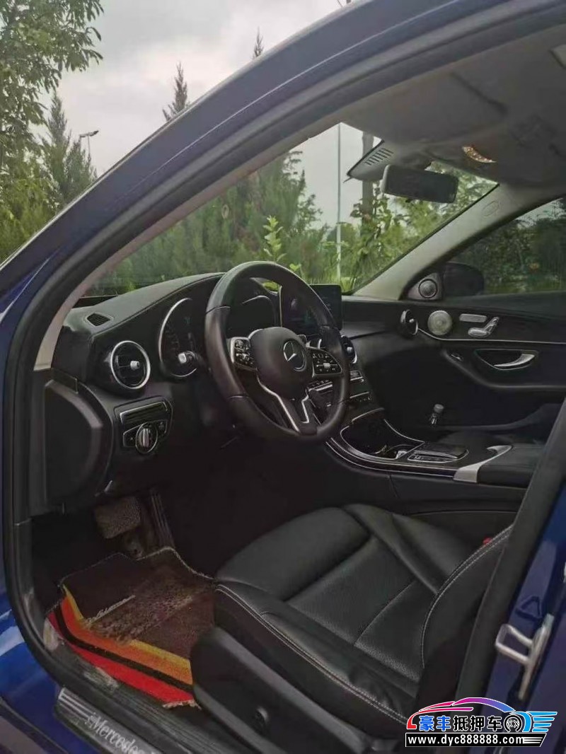 19年奔驰C轿车抵押车出售