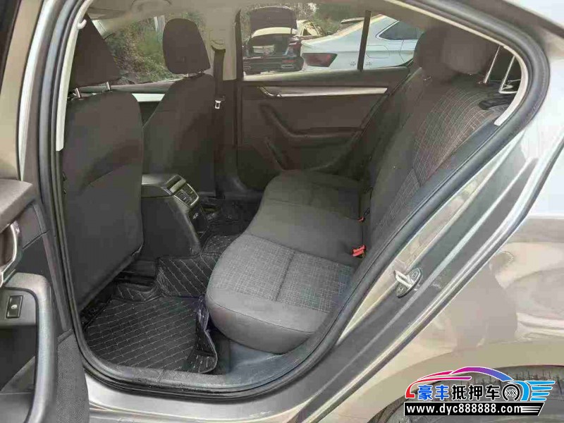 18年斯柯达明锐轿车抵押车出售