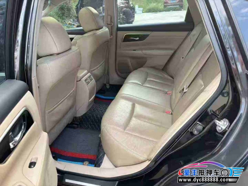 18年日产天籁轿车抵押车出售