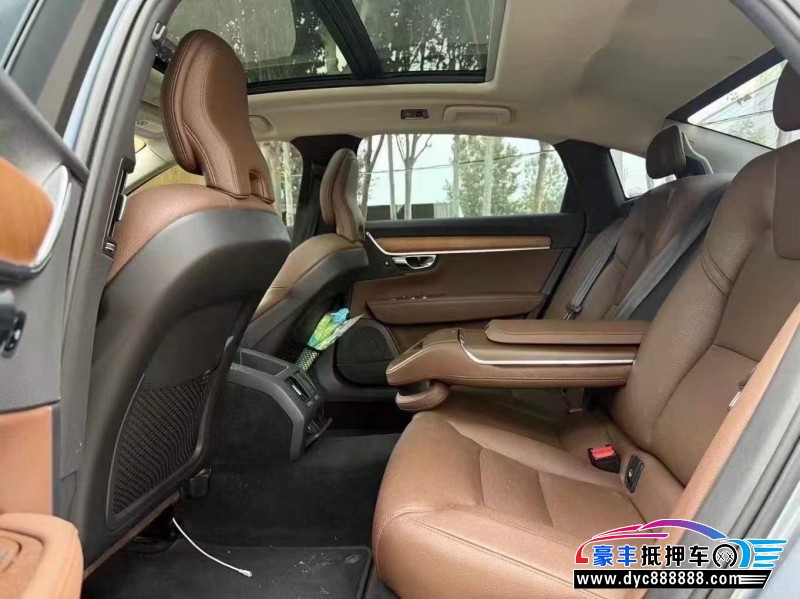 19年沃尔沃S90轿车抵押车出售