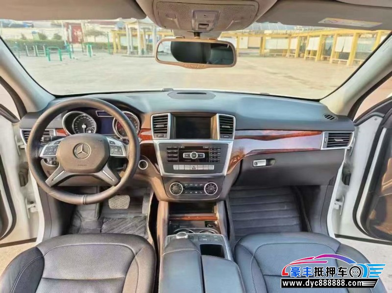 15年奔驰ML轿车抵押车出售