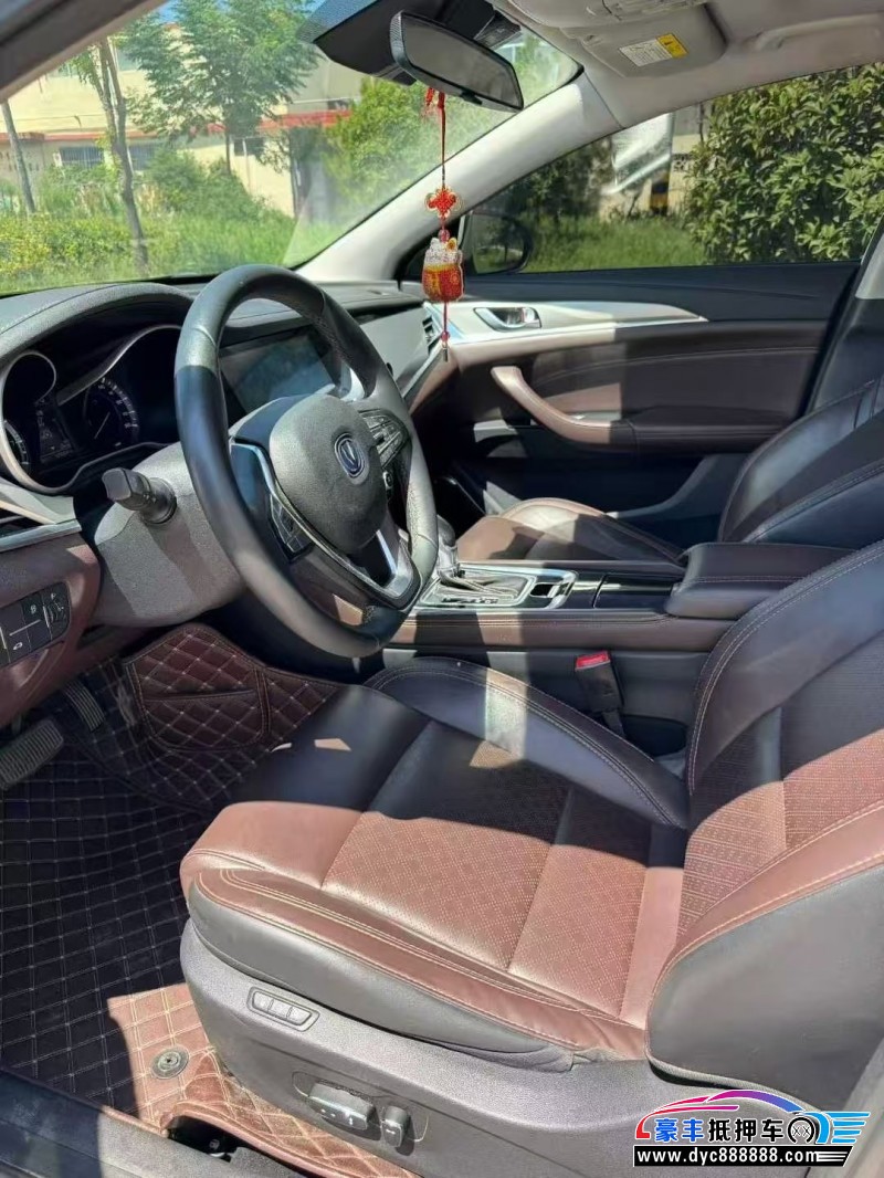 18年长安逸动轿车抵押车出售