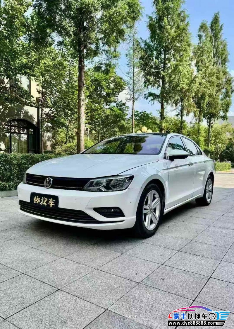 25年大众凌渡轿车抵押车出售