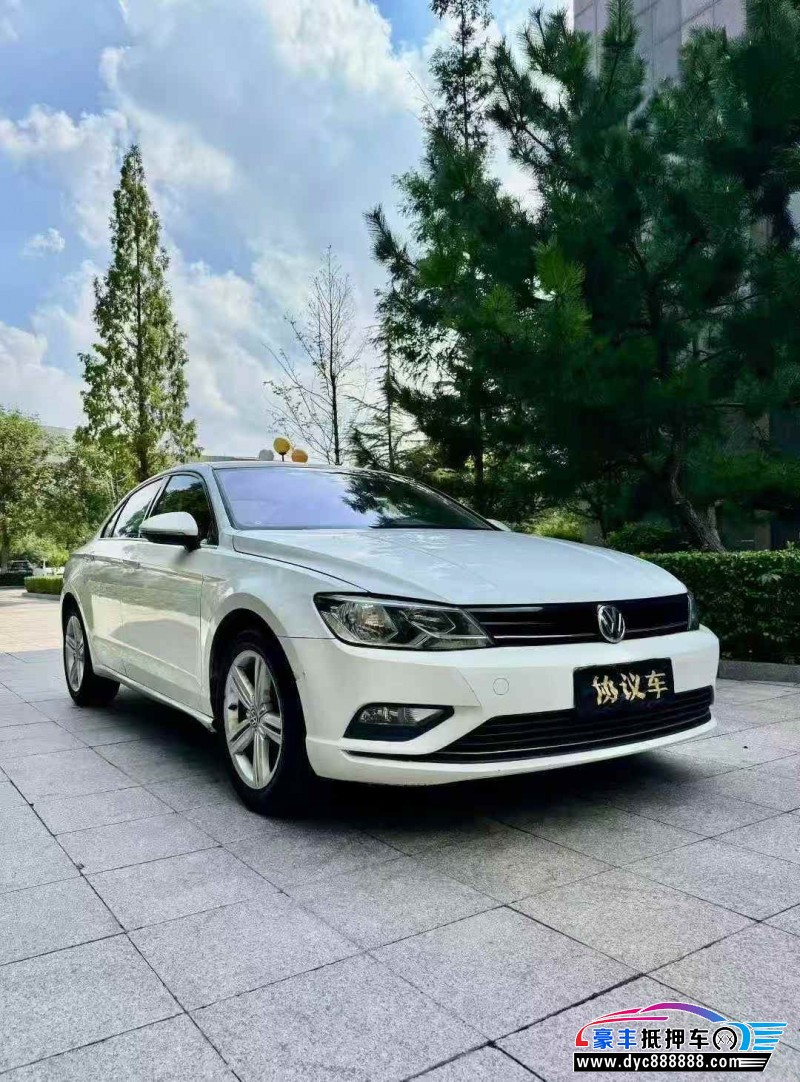 25年大众凌渡轿车抵押车出售