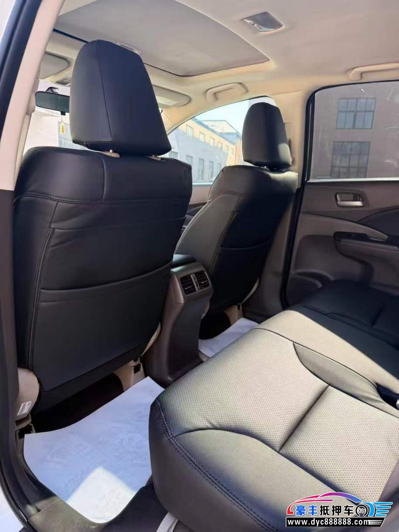 15年本田CR-V轿车抵押车出售