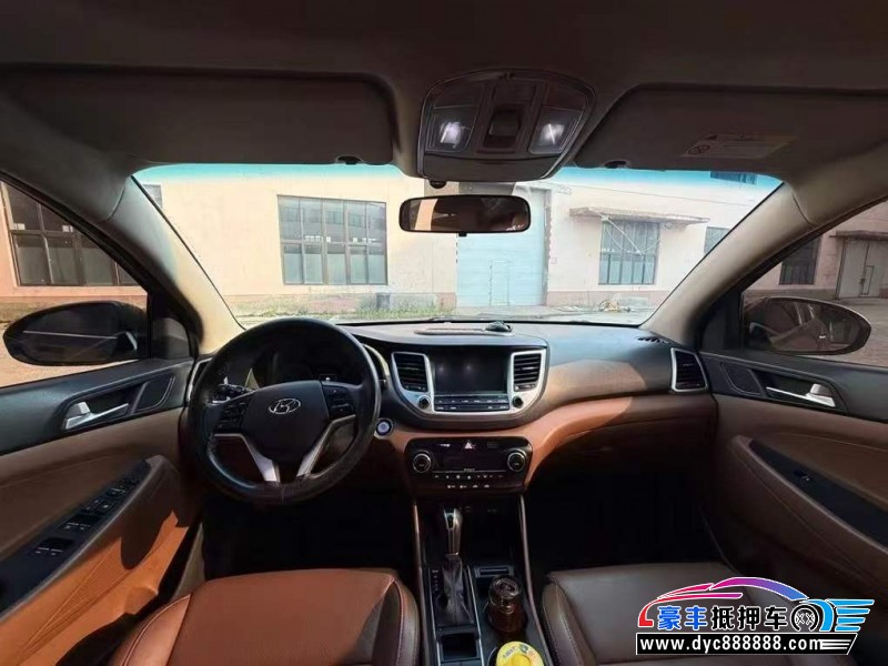 15年现代途胜轿车抵押车出售