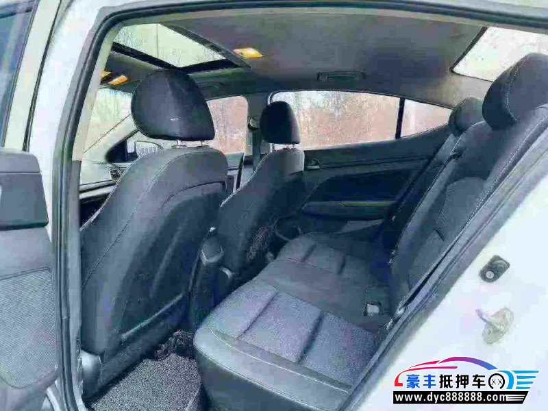 17年现代领动轿车抵押车出售